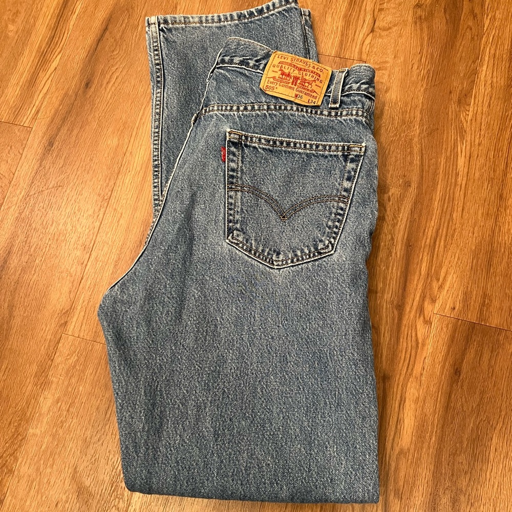 Levi’s 505 waist 36 length 34. No defects, selling due to weight change